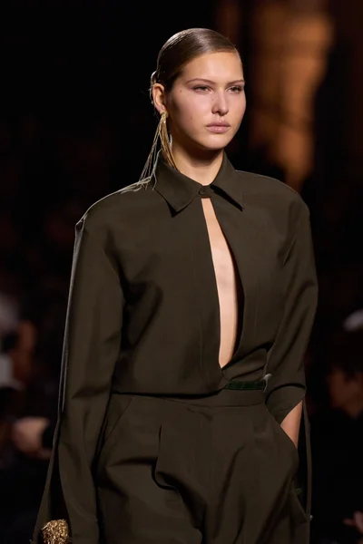 Look 37